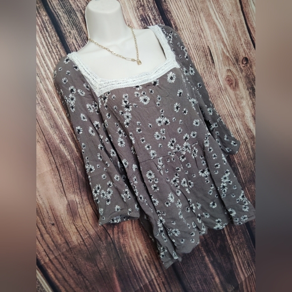 2for$25 Maurices Floral Brown Women's Top Size XXL - Picture 3 of 6